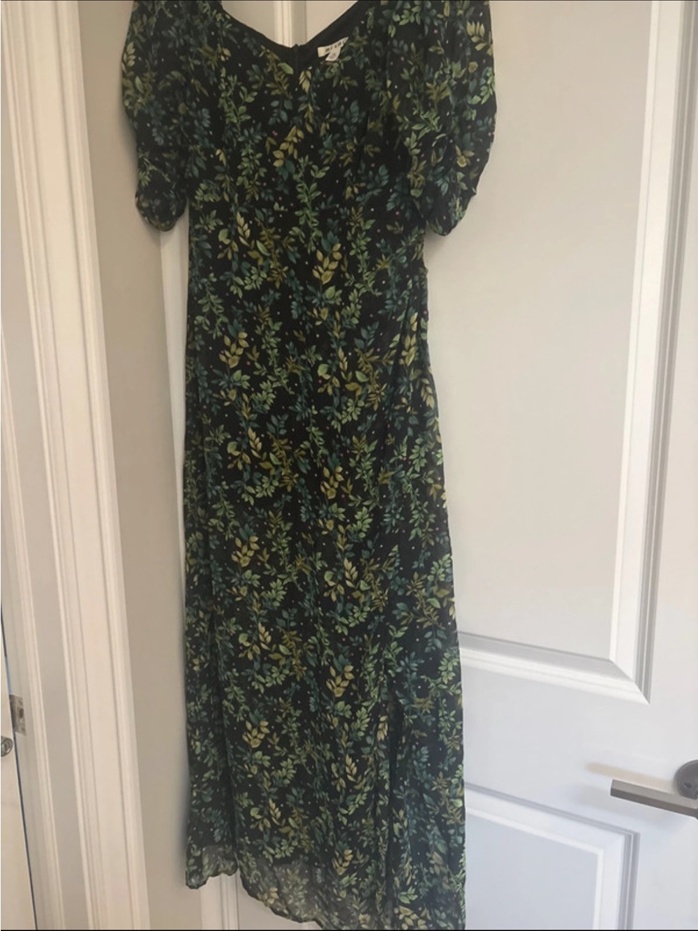 Floral Puff-Sleeve Maxi Dress - Black with Green Leaf Print Medium